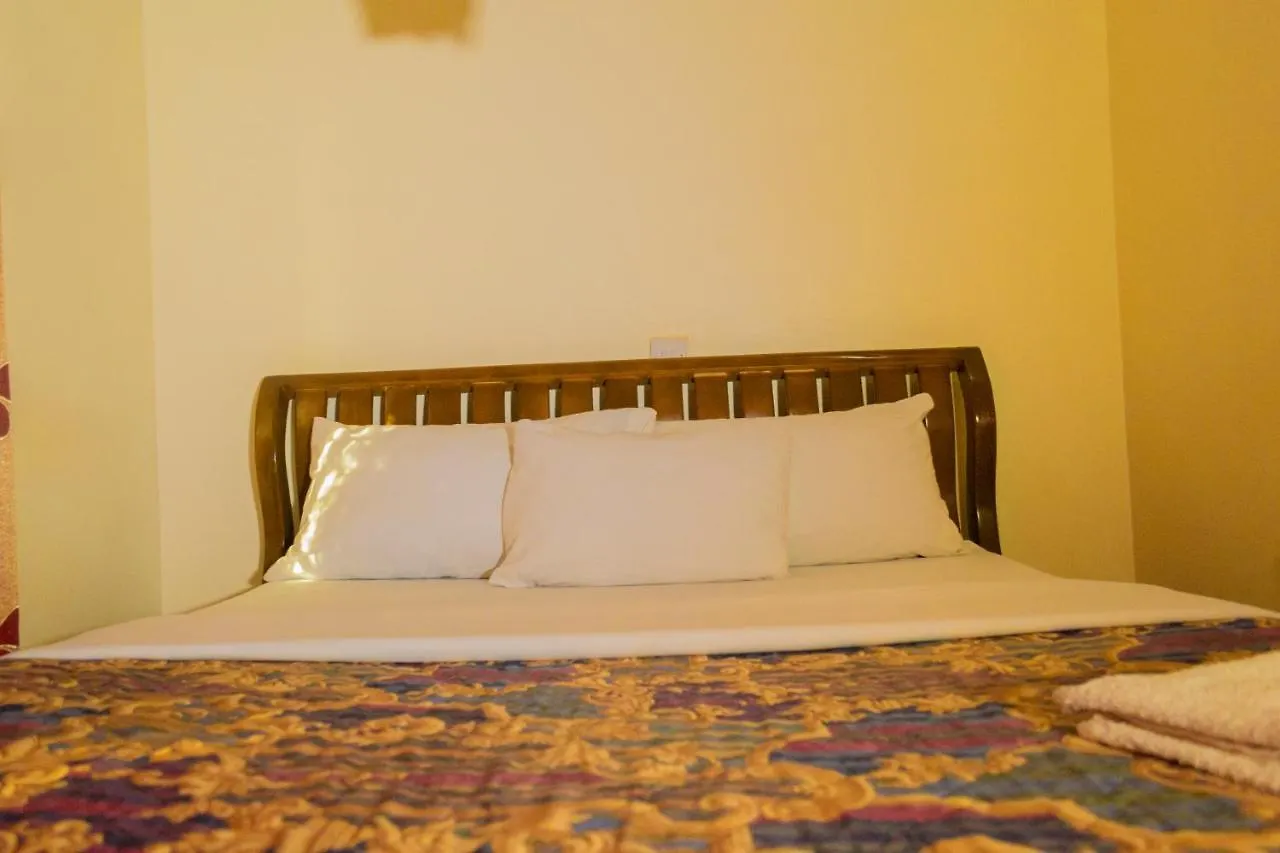 Sadrina Comfort Cottages Kampala 3*,