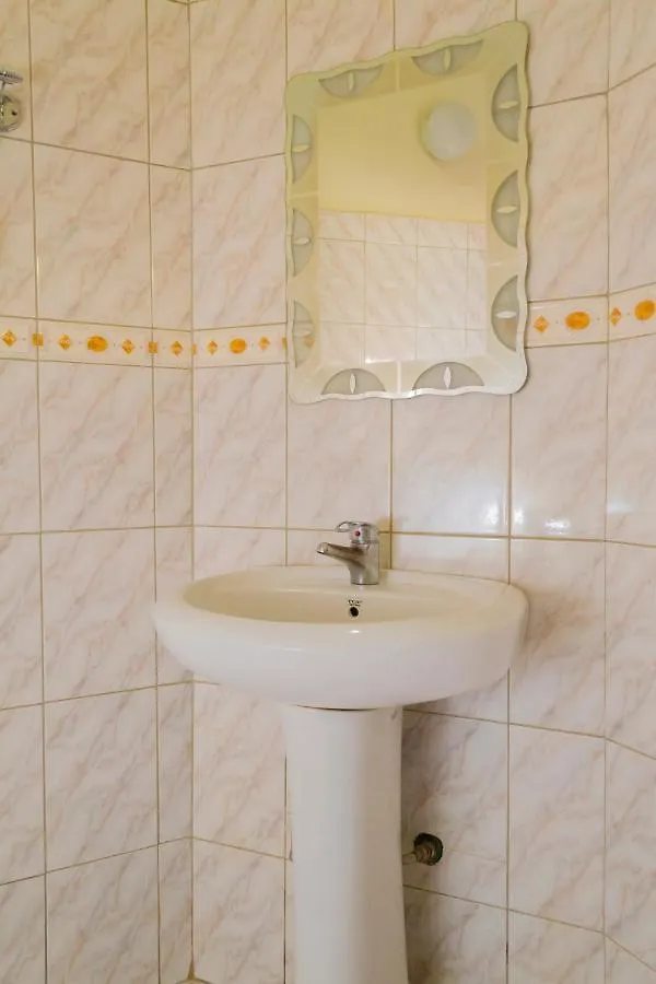Sadrina Comfort Cottages Kampala 3*,